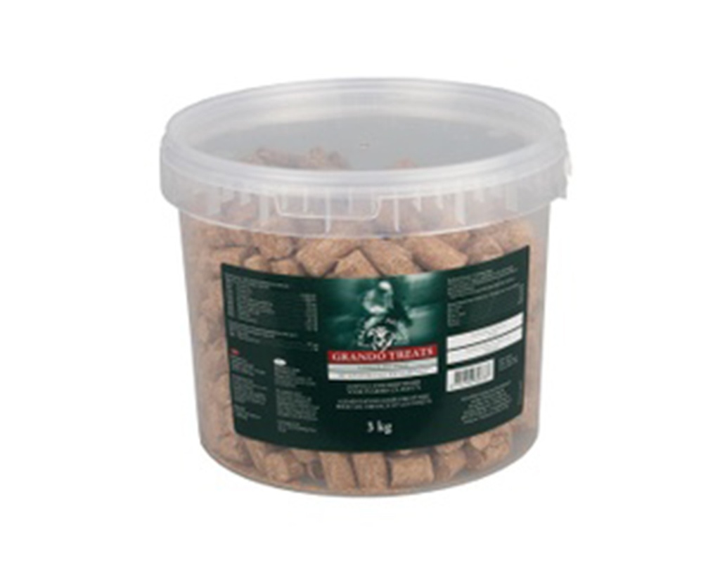 Grand National horse treats 'Grando'